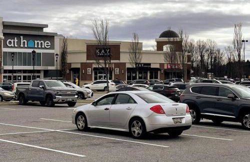 Luxury Living at Woodmore - Foto 45