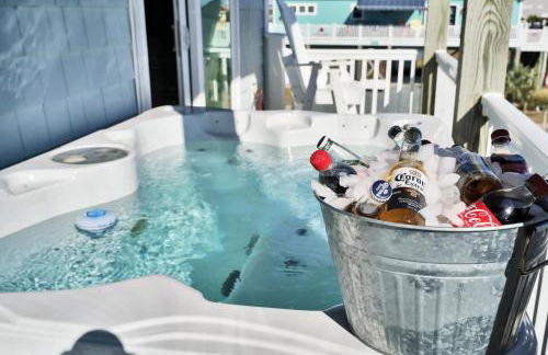 Walkable Topsail Retreat with Hot Tub and Views - Foto 59