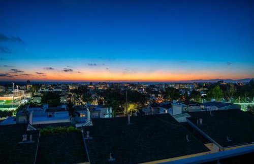 Phenomenal King, Air, Rooftop Deck, Walk to Beach - Foto 12