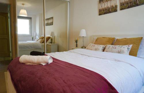 Abbey Road 4 Bed Home - Garden, Parking, Sleeps 11 - Foto 10