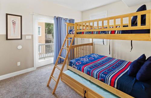 ❤️ The Top End Townhomes with Stunning Views On One-Of-A-Kind Rooftop Deck! WOW! - Foto 37