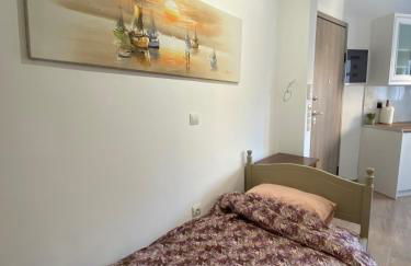 Azure Studio - Photo 1