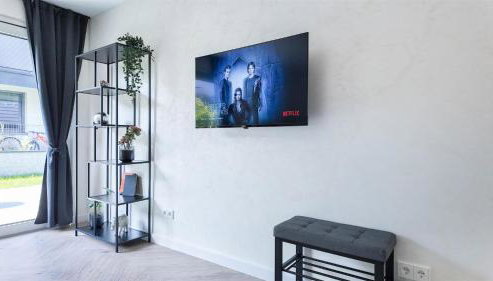 ALFA Stuttgart Doppelzimmer Teeküche Porsche Bosch l Gemeinschaftsbad WIFI SmartTV l Terrasse l Double room with kitchenette and shared bathroom l Terrace BS21A4 - Foto 3