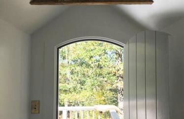 Historic Farmhouse by Nature Preserve - Foto 4