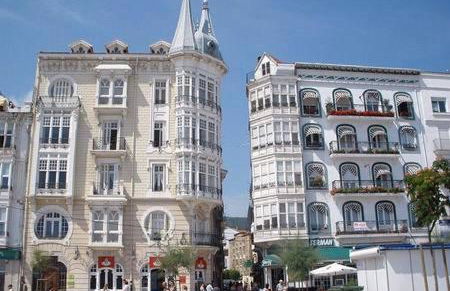 Castro Holidays - Apto C Nuevo Céntrico con Garaje Gratis - Photo 34