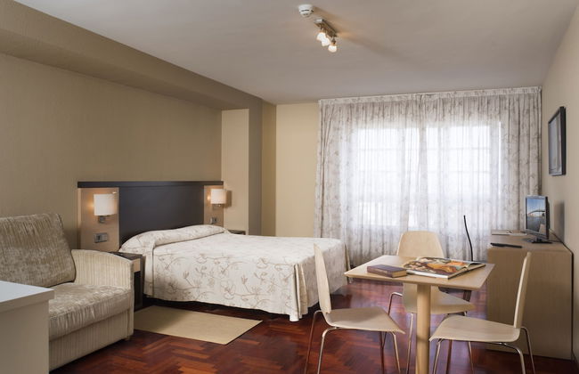 Apartamentos Portazgo - Photo 5