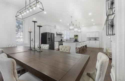 Family-Friendly 5BR | Sleeps 15 | 3 mins Downtown! - Foto 55