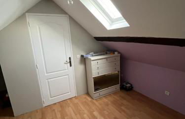 Venez respirer l'air de la Campagne a 70 km de de l'Océan, Villers sur Mers , Deauville ..... Maison de 100 m² ,sur une parcelle de 2000 m² 3 chambres toutes refaites , 2 salles d'eau , 2 toilettes , cuisine équipées . tous refait a neuf - Foto 19