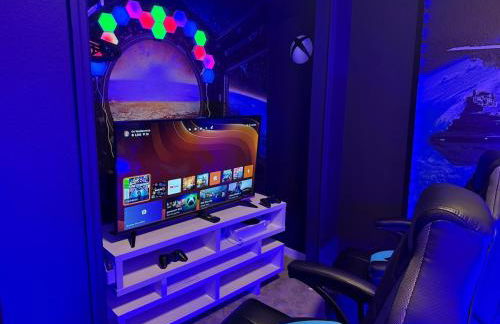 Near Disney, Private South Facing Pool, Star Wars Arcade Theater, 3 King Beds - Photo 23