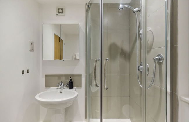 The Gwendolen Retreat - Inviting 2bdr Apartment With Balcony - Foto 23