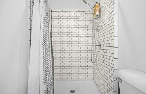 Cozy 2BR Near Bourbon Trail + Backyard Access - Foto 38