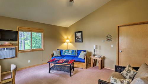 Trego Cabin with Mtn Views, Easy Access to Lake - Foto 3