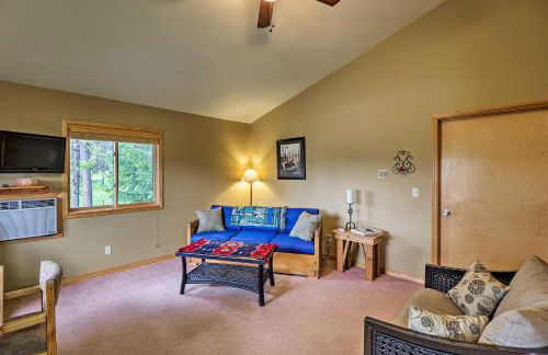 Trego Cabin with Mtn Views, Easy Access to Lake - Foto 3