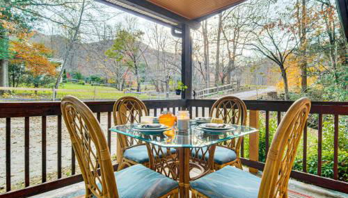 Hot Tub and Stone Fire Pit Smoky Mountain Oasis! - Foto 3