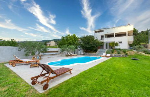 Villa Ume - heated pool, sauna, volleyball court - Photo 14