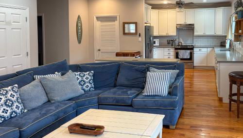 Charming Spring Lake Retreat, 1 Mi to Beach! - Foto 4