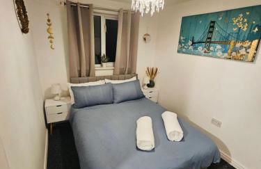 Stylish 3 Bed Home With Garden & Free Parking - Foto 9