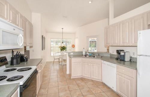 Van Ness Poolhome - Lake access 2mi - Photo 6