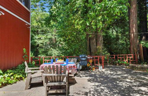 Cozy Riverfront Cabin Just Steps to the Russian River with Beach Access & Wood Stove - Foto 54