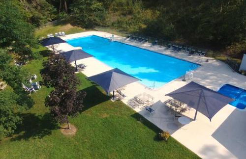 Regent Hilltop Cabin - Photo 2