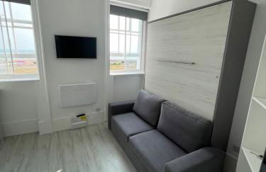 Seafront Studio Snug by the Sea - Sea Views - Foto 17