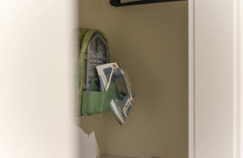 King Bed, Free Parking, Near UPMC, Pitt & CMU - Foto 57