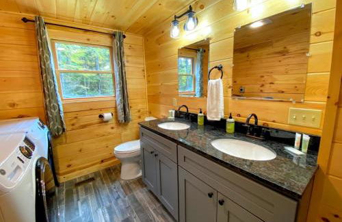 Brand New Log Home Well appointed great location with AC wifi cable fireplace firepit - Foto 41