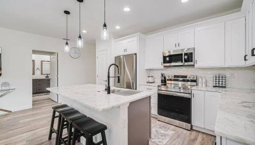 SW Florida Luxury Modern Retreat, King Bed Suite , Close to Beaches / Golfing / Fishing / Air Ports , 2023 Built - Foto 5