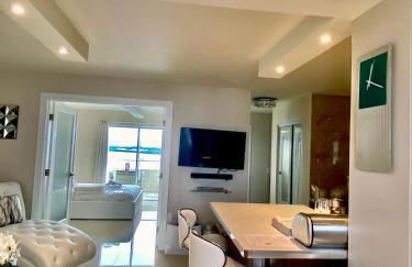 Premium Modern waterfront apartment with Miami Skyline view on the bay 5 mins drive to Miami Beach with free parking - Foto 8