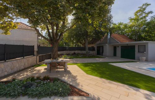 Experience VILLAGE LIFE - Jokini Dvori with private pool - Foto 39