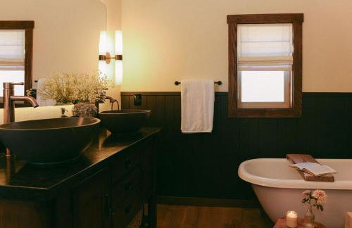 Wild Moon Ranch with Pickleball, Cedar Tub, Views - Foto 29