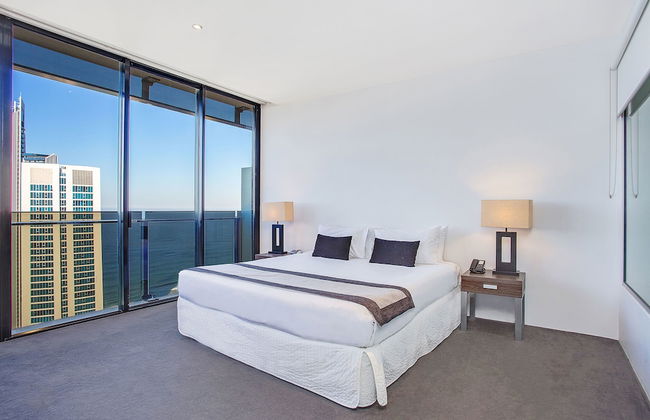 Mantra Circle on Cavill - Photo 9