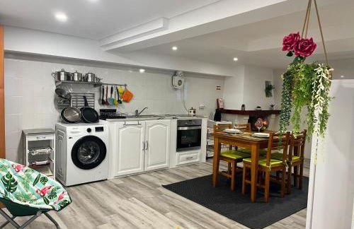 Casinha Rés do Chão na Nazaré com Quintal e Barbecue - Photo 21