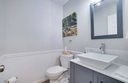 Cozy Poconos Retreat Hot tub, Game room and igloo - Foto 35