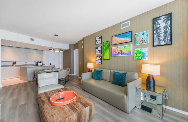 Fantastic 2BR Condo at Hollywood - Photo 14