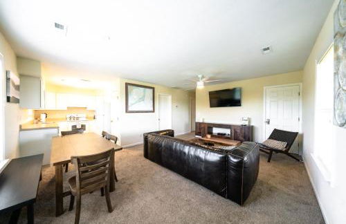 Watermen's Cabana 2C - 3-Bed, 2-Bath Apartment - Walk To BEACH Access & PET Friendly! - Foto 5