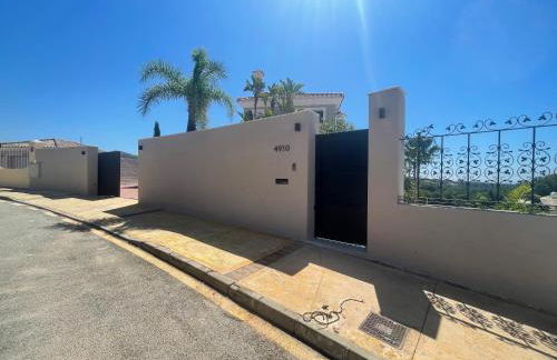 ULTIMATE LUXURY DREAM VILLA with 7 BEDROOMS, GYM, SPA and INFINITY POOL - Photo 69