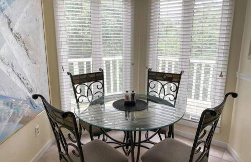 Port O' Call C302 - IOP Island Retreat! Treetop Oceanview! - Foto 14