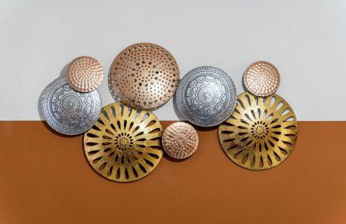 Cheerful 2 Bedroom Homely Apartment, Sleeps 4 Guest Comfy, 1x Double Bed, 2x Single Beds, Free Parking, Free WiFi, Suitable For Business, Leisure Guest, Contractors, QE Hospital, Glasgow, Near Airport & City Centre, Perfect For Common Wealth Games 2026 - Foto 39