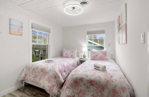 Steps to the Beach Cozy Central AC - Foto 22