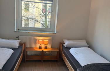 City Apartment 3 #Netflix &Wlan &Kaffee Maschine & Zentral & 500m Innenhafen & 2 min U Bahn - Foto 2