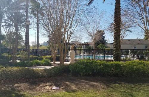 MINUTES FROM DISNEY 3bed 3bath Poolside at LUXURIOUS RESORT - Foto 13