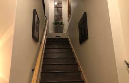 Serene Rustic Farmhouse Mountain Cottage (Sleeps 4) - Foto 7