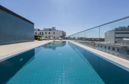 Soft Modern Flat With Pool & Gym by LovelyStay - Photo 35
