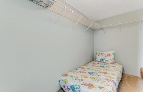 Fabulous ocean and beach views with top complex amenities - Photo 27