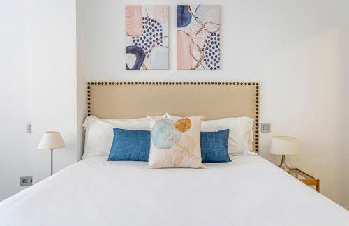 R&C APARTMENTS CLOSE to CENTER - Photo 12