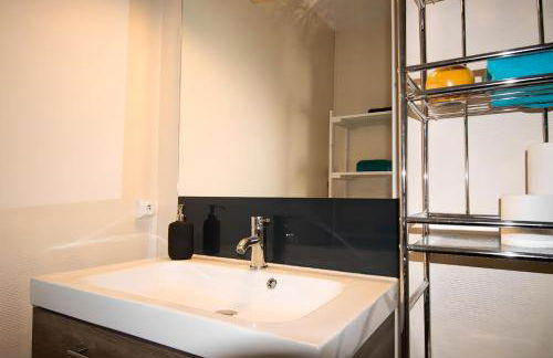 Bel appart avec parking, proche centre et plages - Foto 10