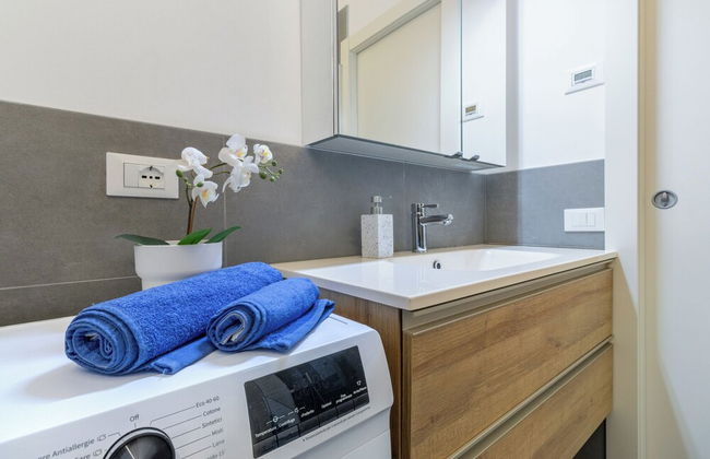 Charming Home - Photo 26