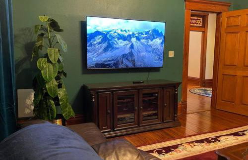 Large Historical Home for Groups Walk to Downtown! - Foto 24