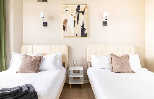 Downtown 2BR | Walk to Venues, Play house Square - Foto 21